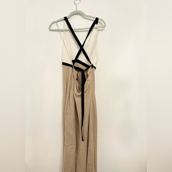 Tan and Black Sheath Cocktail Dress with Halter Neckline - Picture 2 of 3